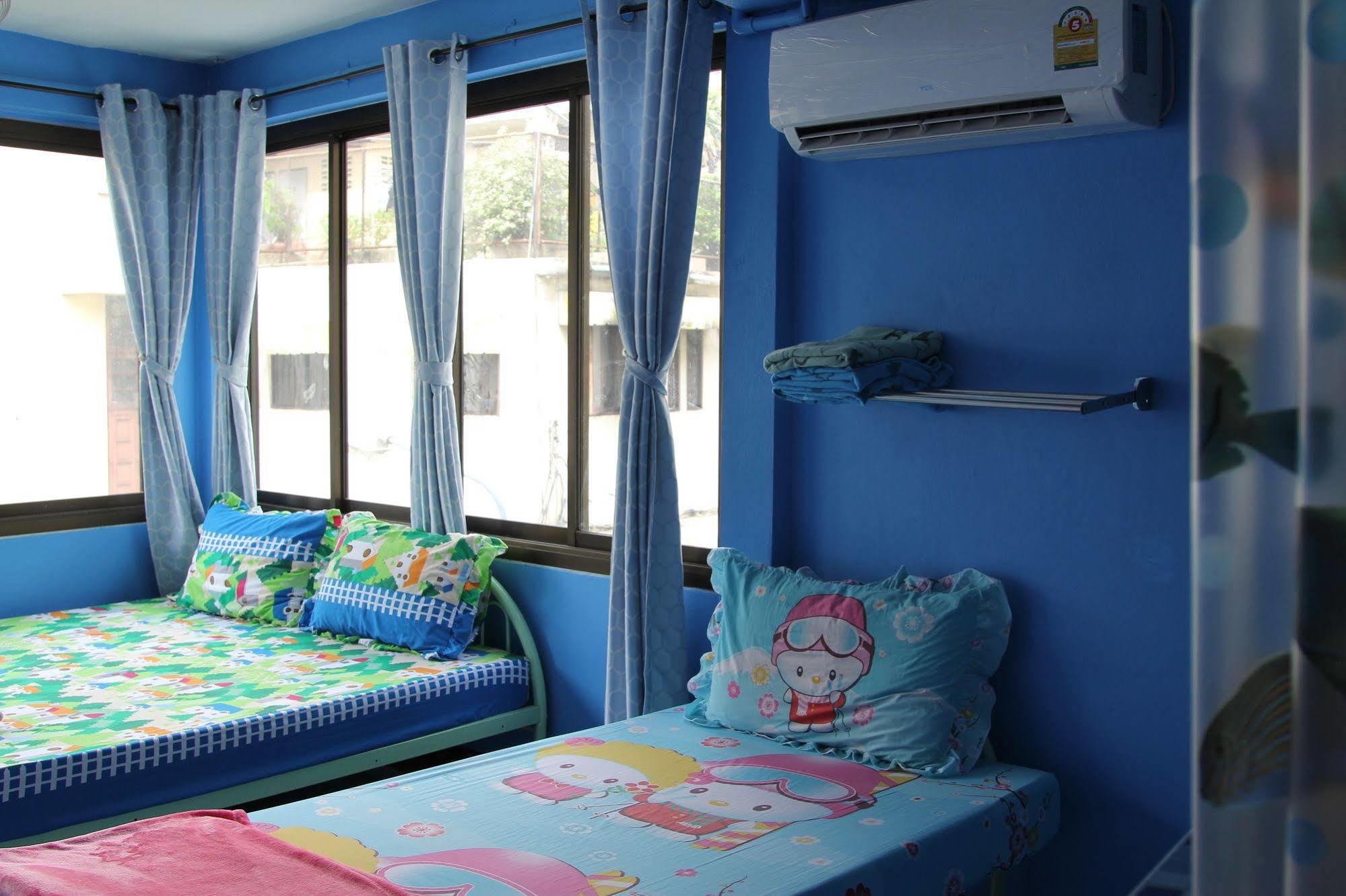 New C.H. Guest House Банкок Екстериор снимка
